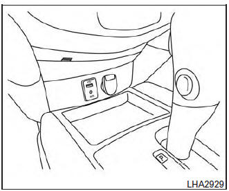 USB (Universal Serial Bus) Connection Port (models without Navigation System)