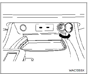 Emplacement de la prise de courant 12V sur le tableau de bord inférieur du Nissan Rogue